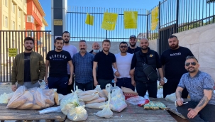 Küçükçekmecede erzak dağıtımında uzun kuyruklar oluştu