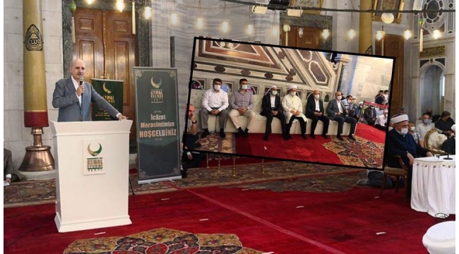 Nakşibendi töreninde cami içine kürsü ve protokol koltuğu kurdular...