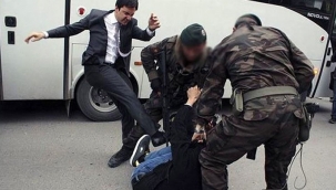 Somalı madenciyi tekmelemesiyle hatırlanıyor: Ticari ataşe olarak atanan Yusuf Yerkelin alacağı maaş ortaya çıktı