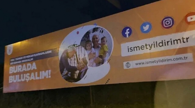 AKP'li başkan sokak panolarını kişisel hesapları için kullandı