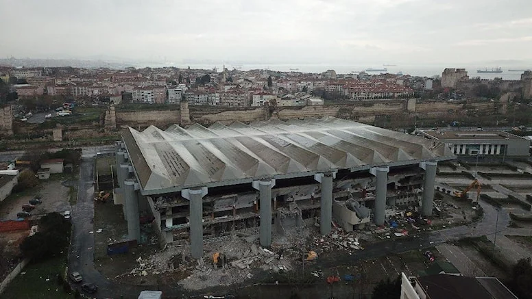 AKP'li Zeytinburnu belediyesi Basketbol Federasyonu için İBB'yi devre dışı bıraktı
