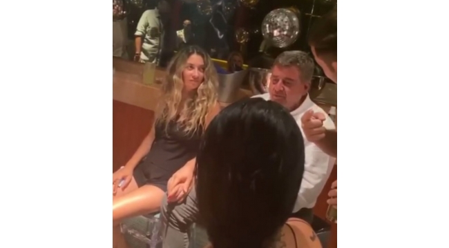 CHP li Çeşme Belediye Başkanı Muammer Ekrem Oranın elini tuttuğu kadın yasak aşkı mı?