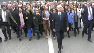 CHP lideri Kemal Kılıçdaroğlu ve vekiller Adalet Bakanlığı'na yürüdü