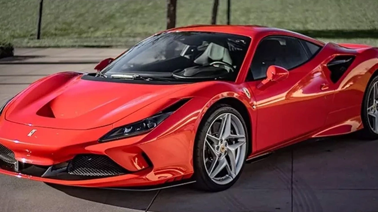 Yüzlerce kaçak Ferrari ve Mercedes'in satışına yasak geldi: Listede AKP'li milletvekilinin kızı da var