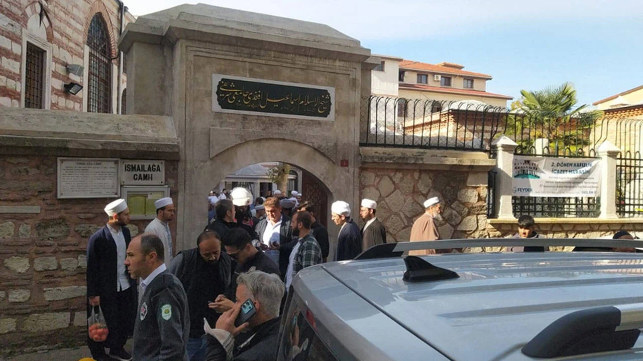 İsmailağa Camii önünde silah sesleri