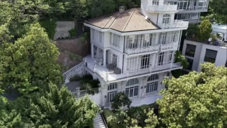 FETÖ firarisi işadamının köşkleri satışa çıktı