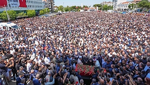 Ferdi Zeyrek için cenaze töreni: On binler uğurladı