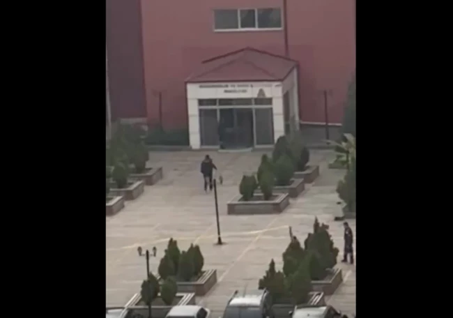 Gümüşhane Üniversitesi'nde rehine krizi! Özel Harekat kampüste, çatılara keskin nişancı yerleştirildi!