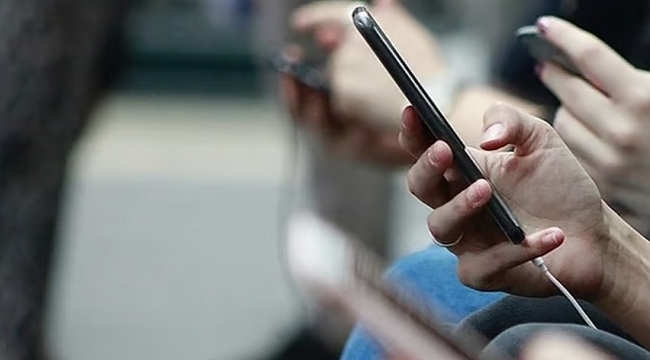 Cep telefonlarına yeni vergi yükü: Bakanlık payı artırıldı 