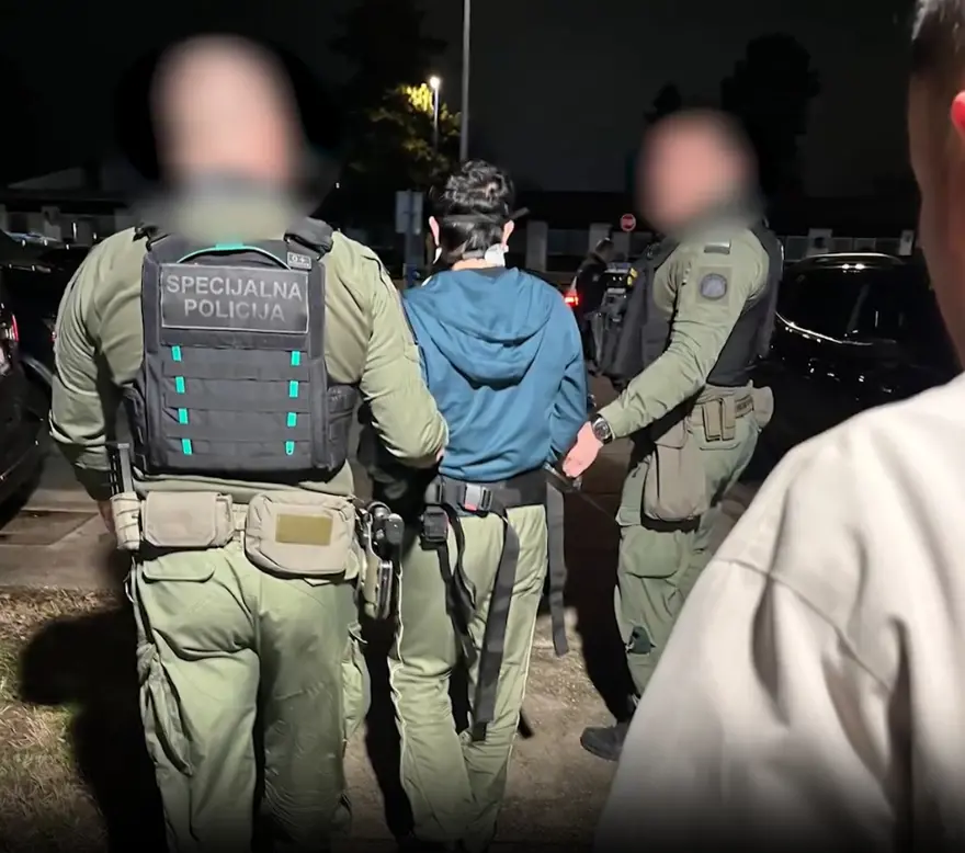 Çirkinler suç örgütü lideri yakalandı , Kırmızı bültenle aranıyordu